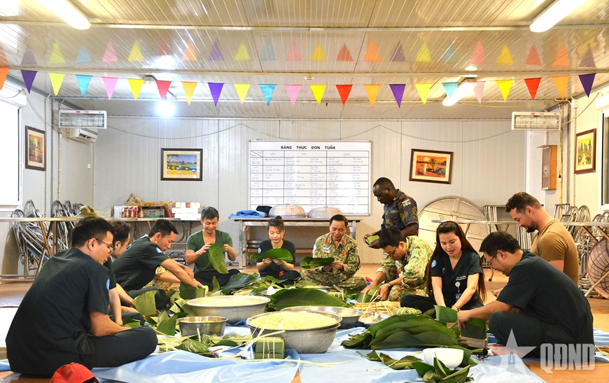 Không khí đón Tết ở Bệnh viện dã chiến cấp 2 số 7